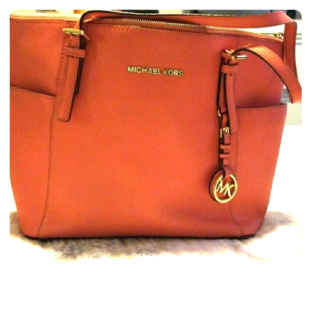 Michael kors jet set tote